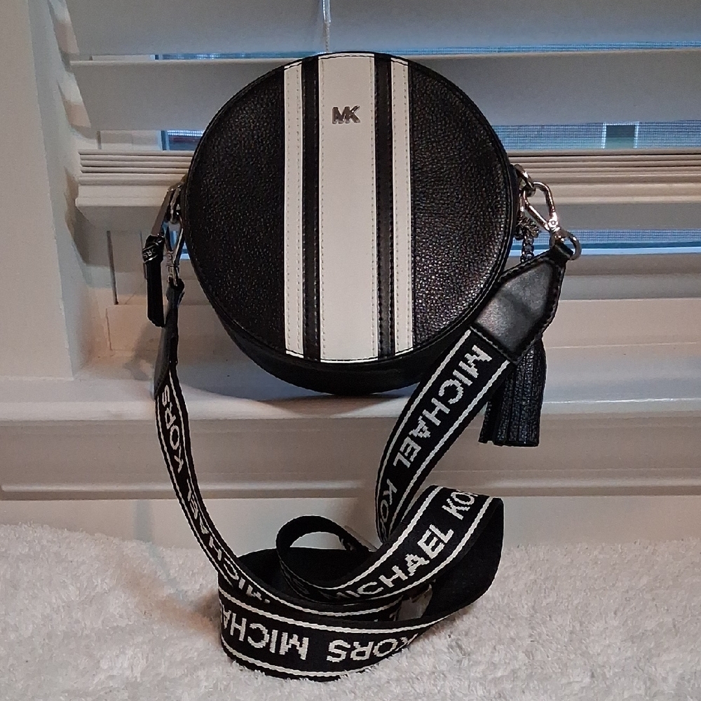 NWOT Michael Kors Logo Tape  Pebbled Lesther Canteen Crossbody Bag